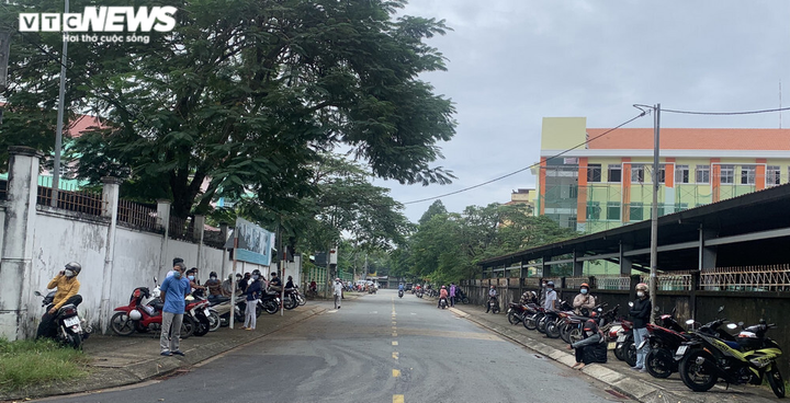 Ảnh: Ngày đầu tiên TP.HCM tiêm vaccine COVID-19 cho trẻ em - 10