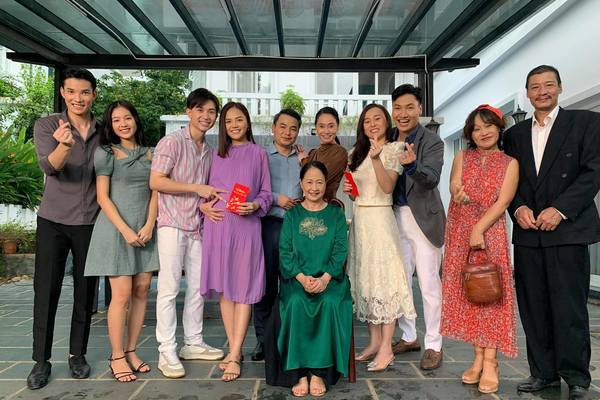 Phương Oanh ôm Võ Hoài Nam khóc ngày chia tay 'Hương vị tình thân' - 1