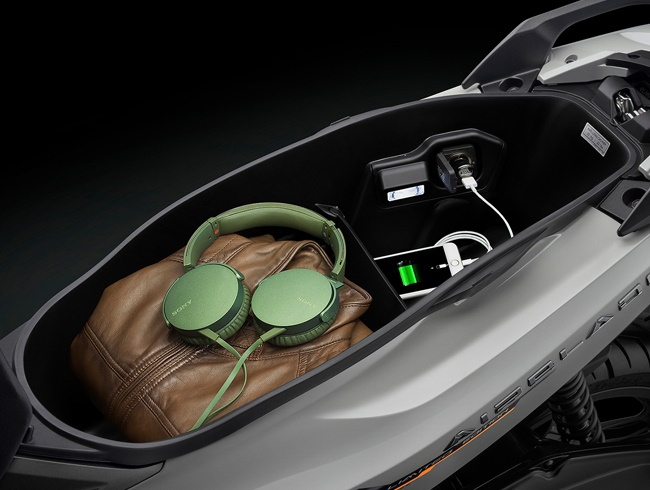 xe tay ga ảnh 5 Giá lăn bánh các mẫu xe tay ga bản đặc biệt mới ra mắt ở Việt Nam - 5