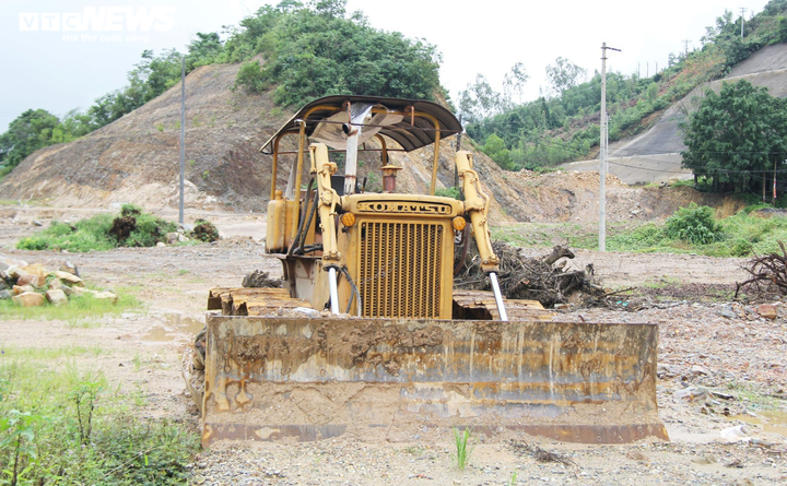 Ảnh: Đường 643 tỷ chậm tiến độ, dân than trời vì hít bụi, lội bùn suốt 2 năm - 7