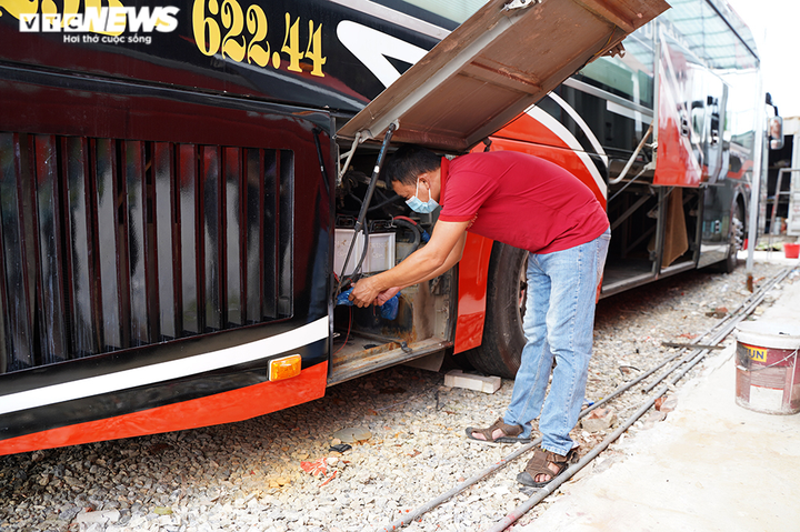 Ảnh: Bến xe Hà Nội vẫn đìu hiu sau một tuần hoạt động trở lại - 11