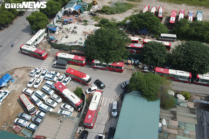 Ảnh: Bến xe Hà Nội vẫn đìu hiu sau một tuần hoạt động trở lại - 9