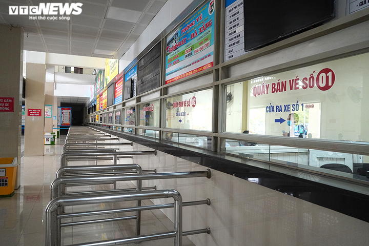 Ảnh: Bến xe Hà Nội vẫn đìu hiu sau một tuần hoạt động trở lại - 7