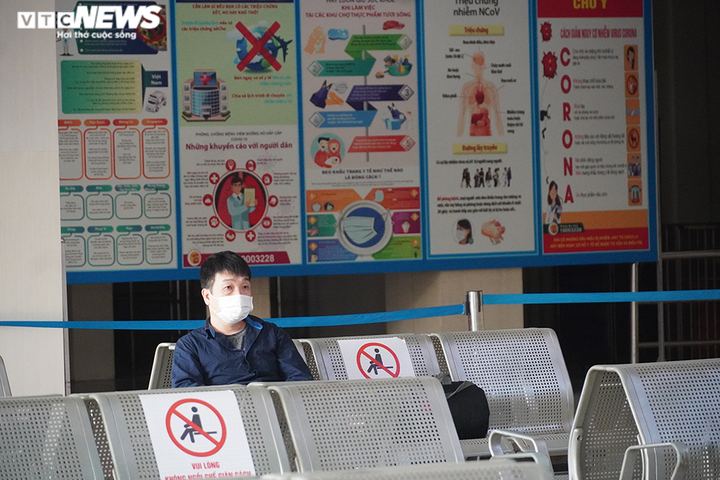 Ảnh: Bến xe Hà Nội vẫn đìu hiu sau một tuần hoạt động trở lại - 8