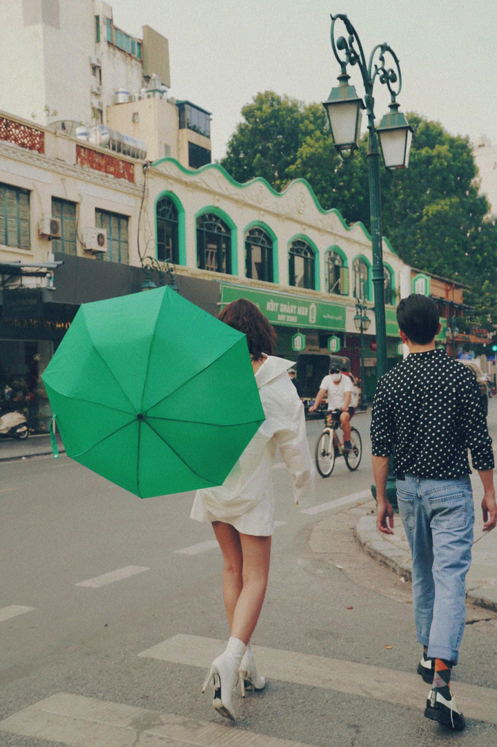 'Hương vị tình thân' vừa kết thúc, Thu Quỳnh tung ảnh cực tình tứ bên bạn diễn - 8