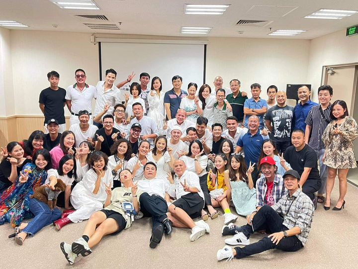 Phương Oanh ôm Võ Hoài Nam khóc ngày chia tay 'Hương vị tình thân' - 3