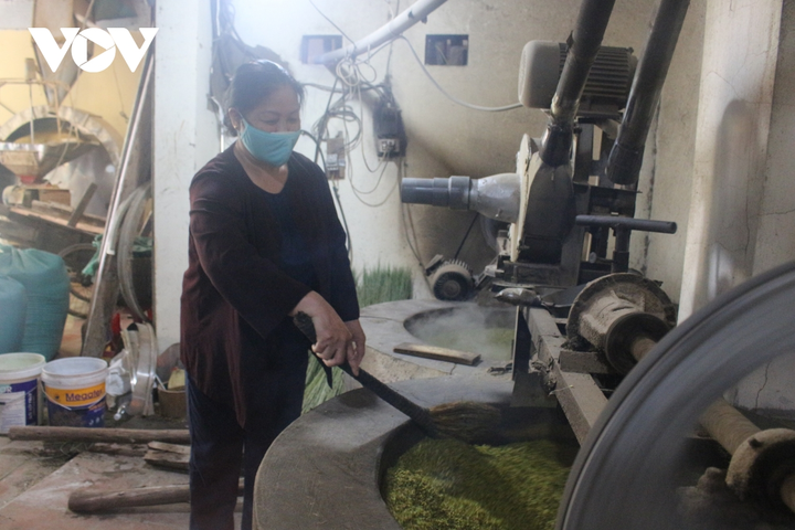 Ảnh: Làng cốm Mễ Trì đỏ lửa rộn ràng khi Hà Nội 'bình thường mới' - 10