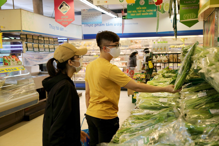 Thị trường 'leo thang', giá tại Co.opmart và Co.opXtra vẫn bình ổn - 1