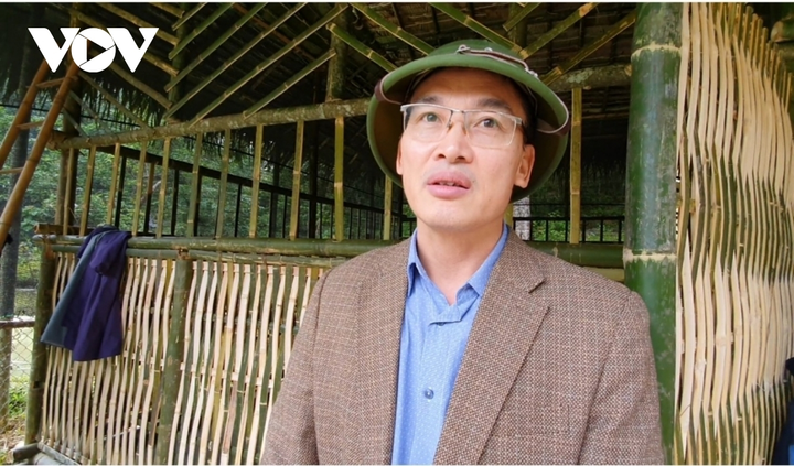 Lớp học bằng nứa lá trên đỉnh núi bốn mùa mây giăng, gió phủ - 4