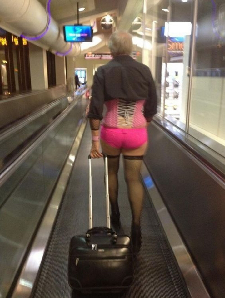 Những kiểu quần áo gây ngượng cực mạnh cho người nhìn, tự tin lắm mới dám mặc - 8