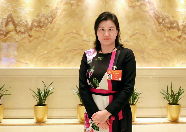 Tỷ phú tự thân ở Trung Quốc: Làm công lương 24.000 đồng/ngày, giàu nhờ giấy vụn - 1