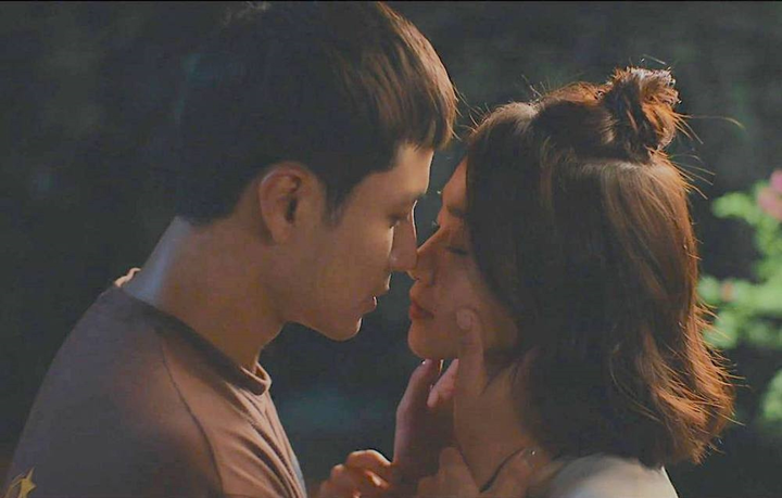 Những cặp đôi đang vướng tin đồn 'phim giả tình thật' - 6