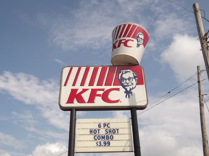 Apple, KFC, Google - những doanh nghiệp bứt phá nhờ đổi tên - 4