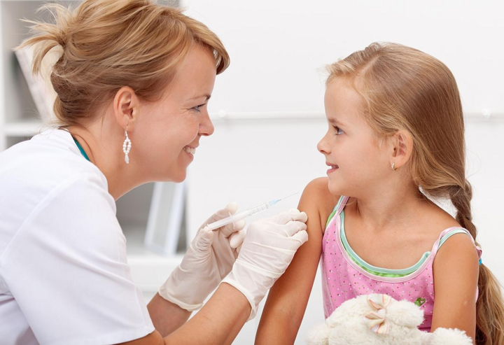 Lưu ý khi tiêm vaccine COVID-19 cho trẻ - 1