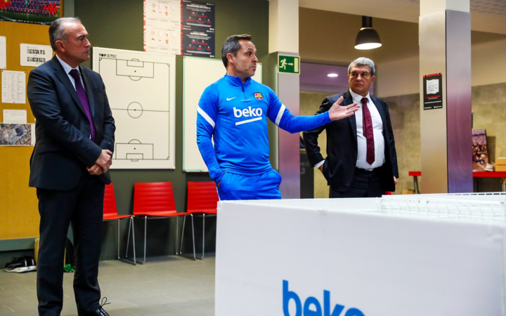 Dàn sao Barca đón huấn luyện viên tạm quyền - 3