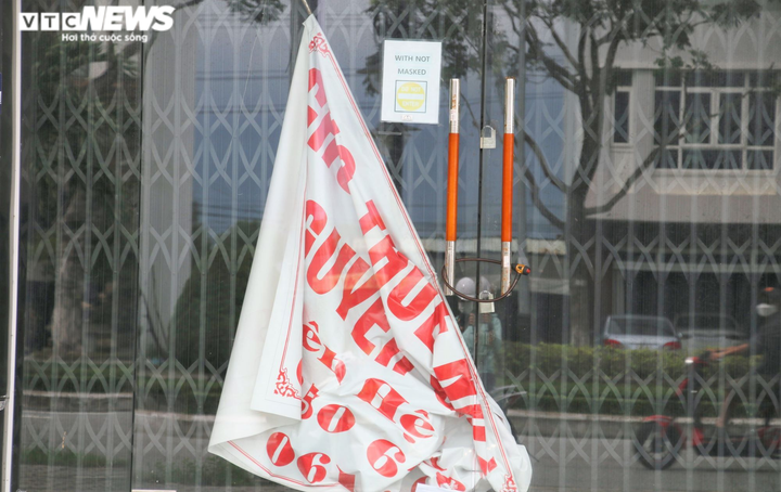 Ảnh: Phố Tây xác xơ, tiêu điều trước thời điểm Đà Nẵng đón du khách quốc tế - 3