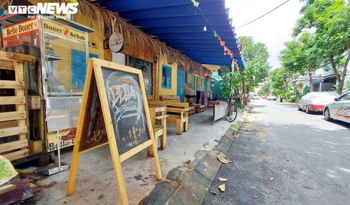 Ảnh: Phố Tây xác xơ, tiêu điều trước thời điểm Đà Nẵng đón du khách quốc tế - 6