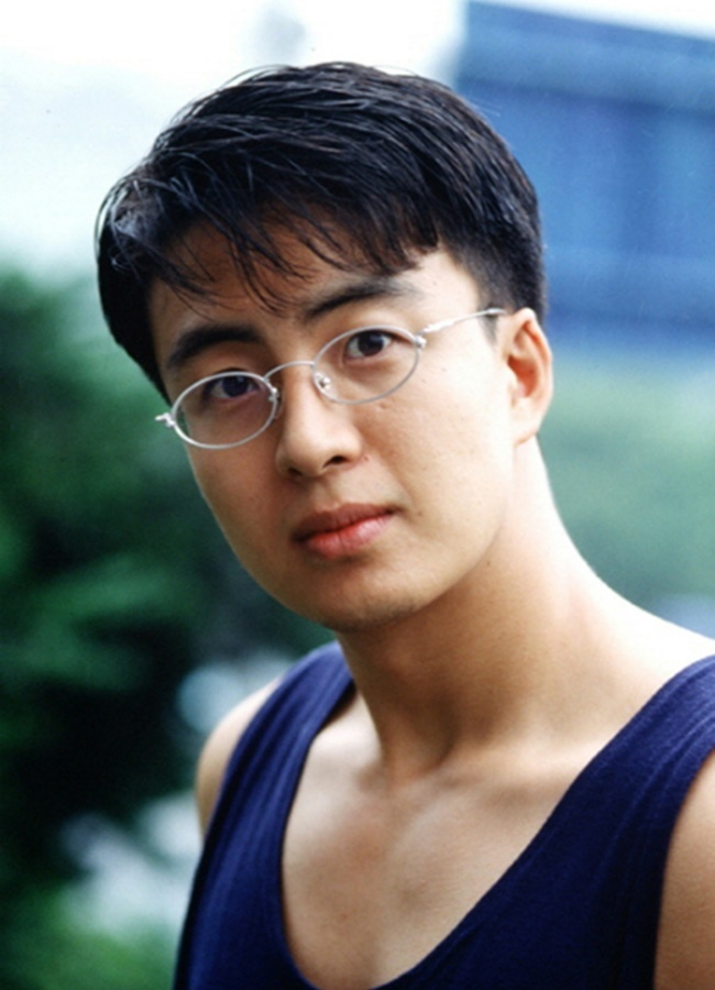 Bae Yong Joon 'Mối tình đầu': Từ quá khứ bần hàn đến 'ông trùm làng giải trí' - 3