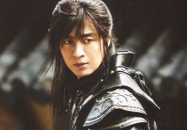 Bae Yong Joon 'Mối tình đầu': Từ quá khứ bần hàn đến 'ông trùm làng giải trí' - 10