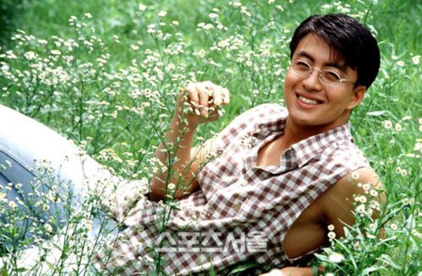 Bae Yong Joon 'Mối tình đầu': Từ quá khứ bần hàn đến 'ông trùm làng giải trí' - 4