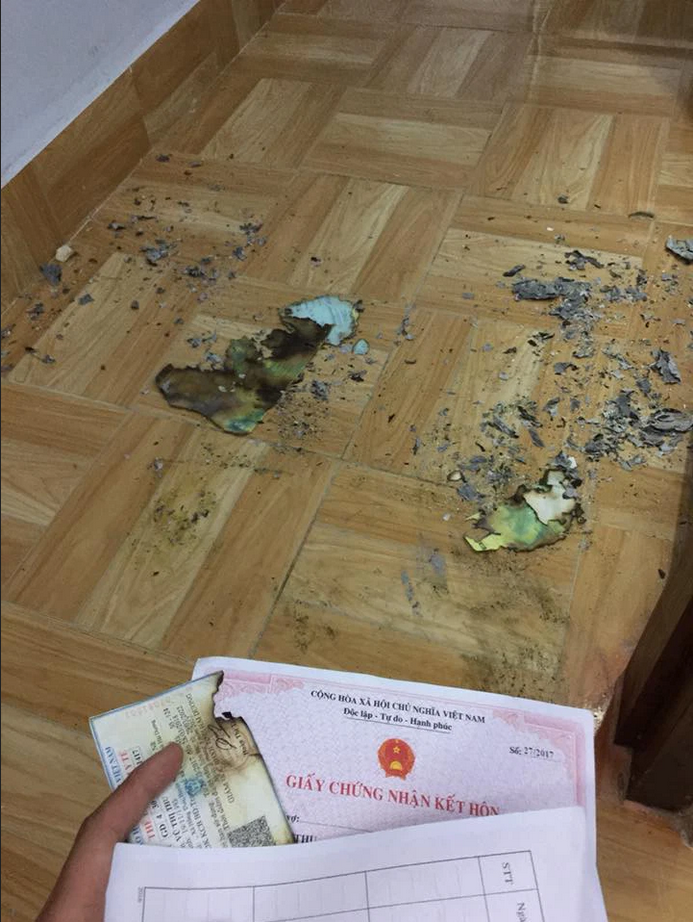 Đôi trẻ cãi nhau: Vợ đốt giấy hun khói phòng, chồng có màn trả đũa gây ‘tái mặt’ - 1