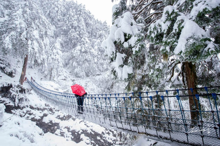 Điểm ‘sống ảo’ ở Đài Loan dành cho hội mê tuyết, phủ sắc trắng tựa tiên cảnh - 1