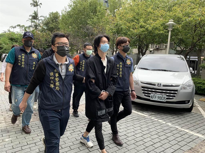 Trung Quốc triệt phá đường dây phim khiêu dâm ảnh 6 100 nữ nghệ sĩ Trung Quốc bị ghép hình vào phim khiêu dâm - 6