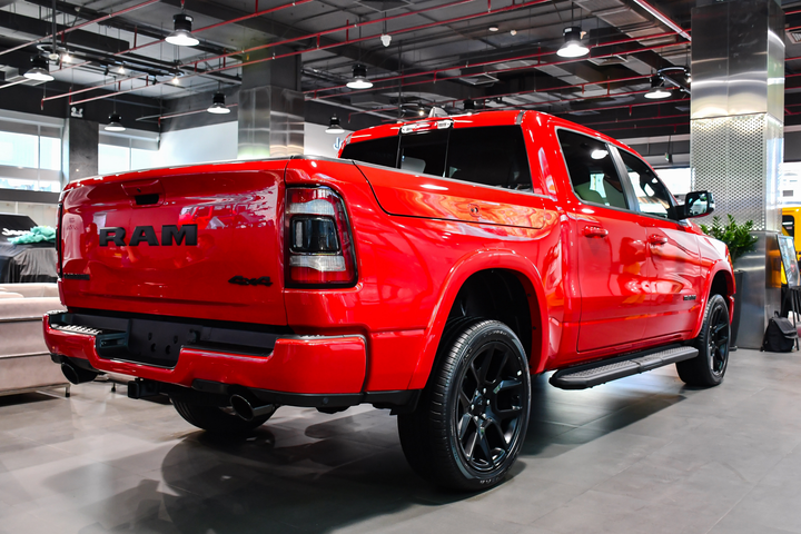 Chi tiết bán tải RAM 1500 Laramie Night Edition giá gần 5,5 tỷ đồng - 3