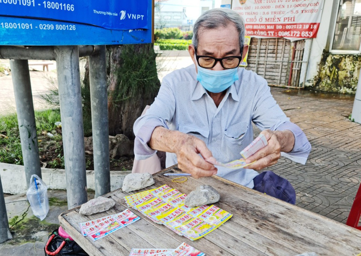 Vé số miền Tây ế ẩm - 2