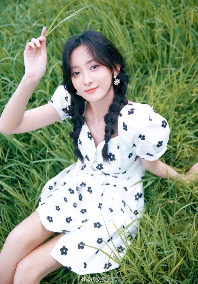 Hợp đồng tiết lộ mặt tối showbiz Trung Quốc - 1