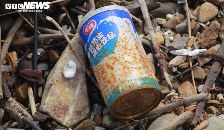 Ảnh: Kinh hãi rác thải đại dương bủa vây những bãi tắm nổi tiếng ở Quảng Ninh - 5