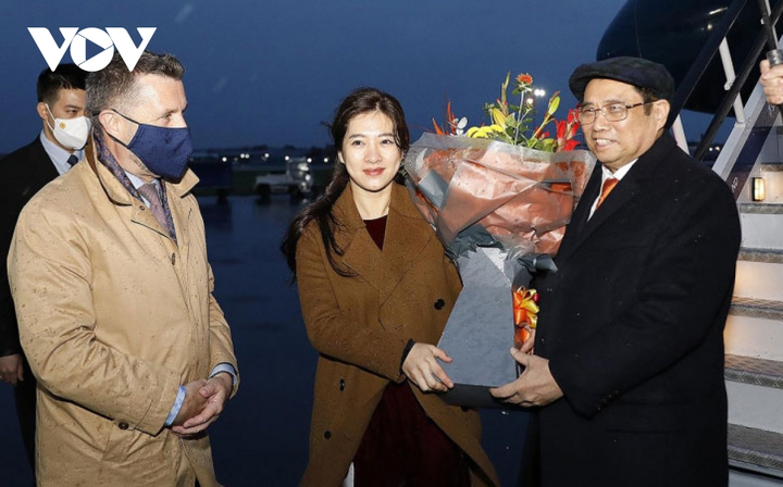 Thủ tướng Phạm Minh Chính đến Anh, bắt đầu lịch trình làm việc tại châu Âu - 2