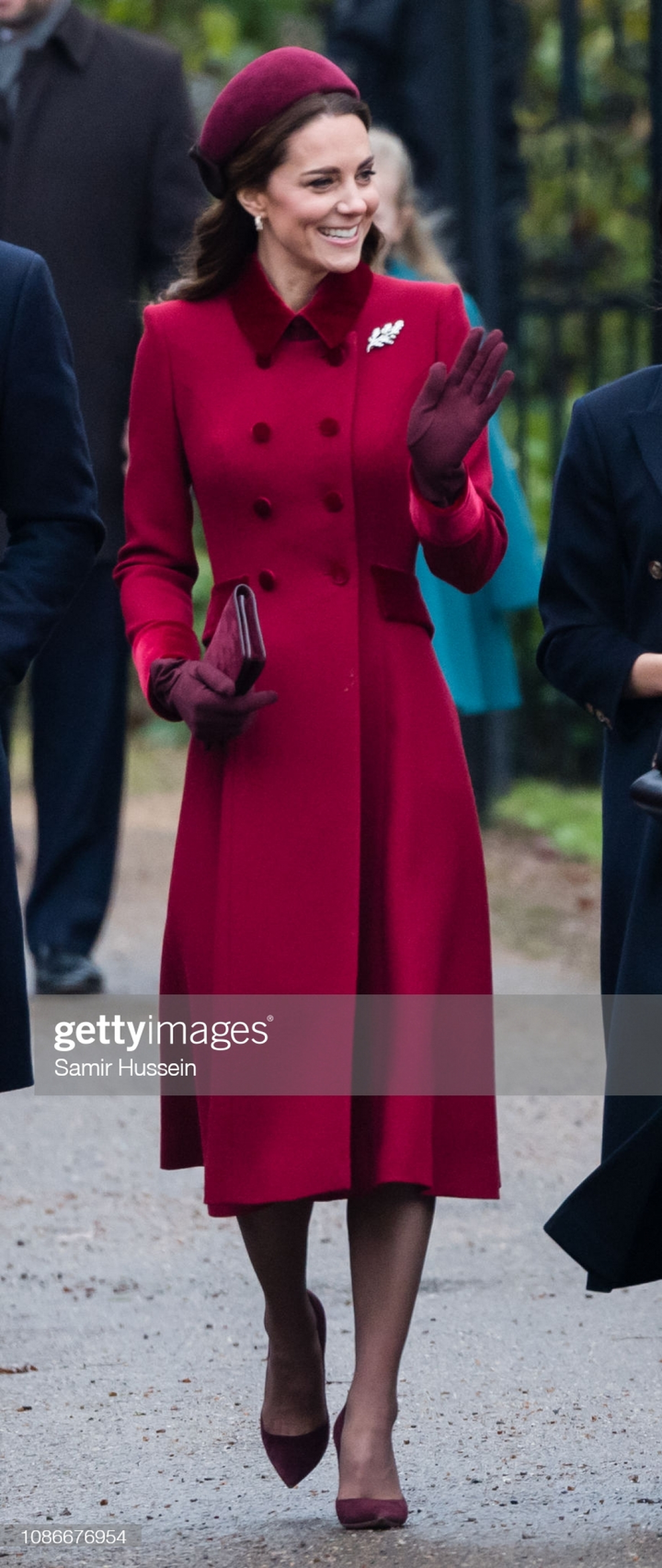 'Soi' những lần mặc lại đồ cũ cực 'chất' của các biểu tượng thời trang - 16