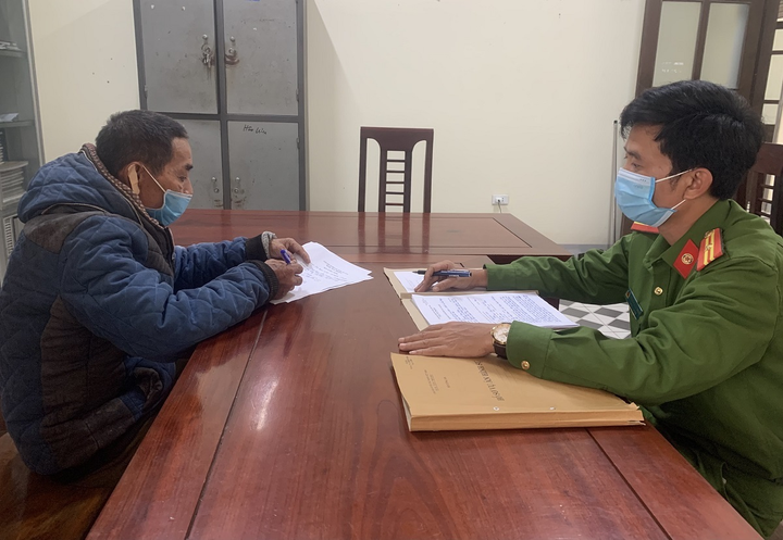 Hà Tĩnh: Khởi tố gã chồng dùng dao chém vợ gây thương tích 33% - 1