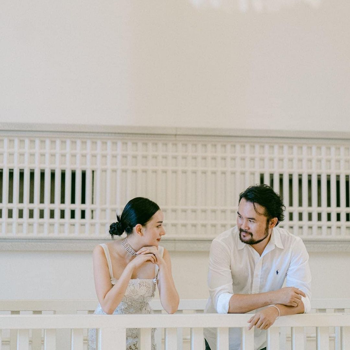 Nên duyên ở sân bay, cô gái vô tình lấy được chồng có sở thích mua nhà, tậu xe - 3