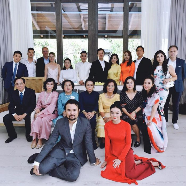 Nên duyên ở sân bay, cô gái vô tình lấy được chồng có sở thích mua nhà, tậu xe - 7