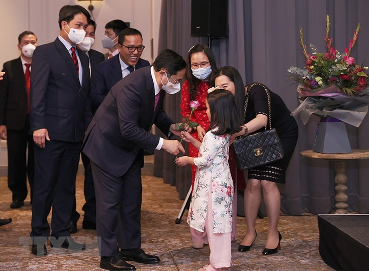 Ảnh: Hoạt động ngày đầu tiên của Thủ tướng Phạm Minh Chính tại Anh - 10