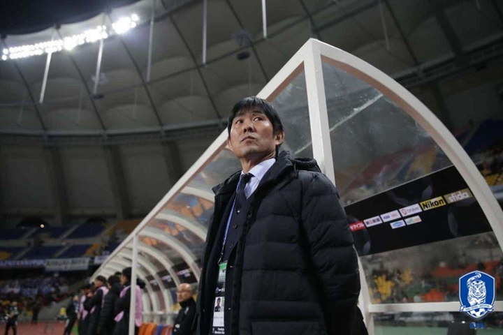HLV Nhật Bản: 'Tuyển Việt Nam có tinh thần chiến đấu giống tuyển Hàn Quốc' - 1
