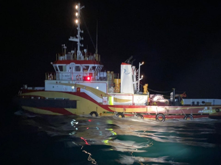 Quảng Ngãi: Phát hiện tàu nước ngoài vi phạm vào vùng nước nội thủy - 1