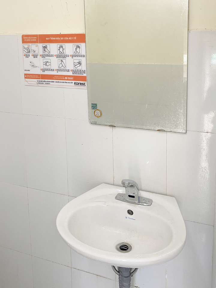 Korest trao tặng thiết bị vệ sinh cho nhiều bệnh viện phía Nam - 3