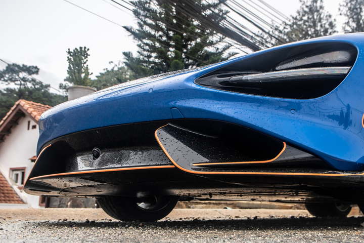 Cận cảnh McLaren 765LT màu độc tại TP.HCM - 4