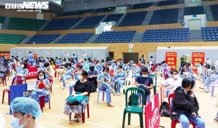 Ảnh: Đà Nẵng tiêm vaccine COVID-19 cho học sinh từ 15 đến dưới 18 tuổi - 8