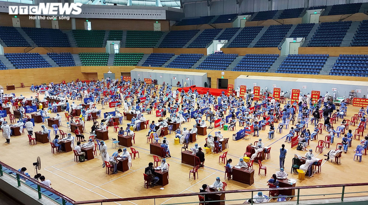 Ảnh: Đà Nẵng tiêm vaccine COVID-19 cho học sinh từ 15 đến dưới 18 tuổi - 7