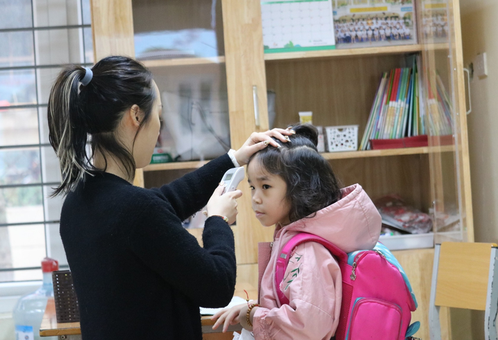 Học sinh là F0, nhiều địa phương khẩn cấp dừng học trực tiếp - 1