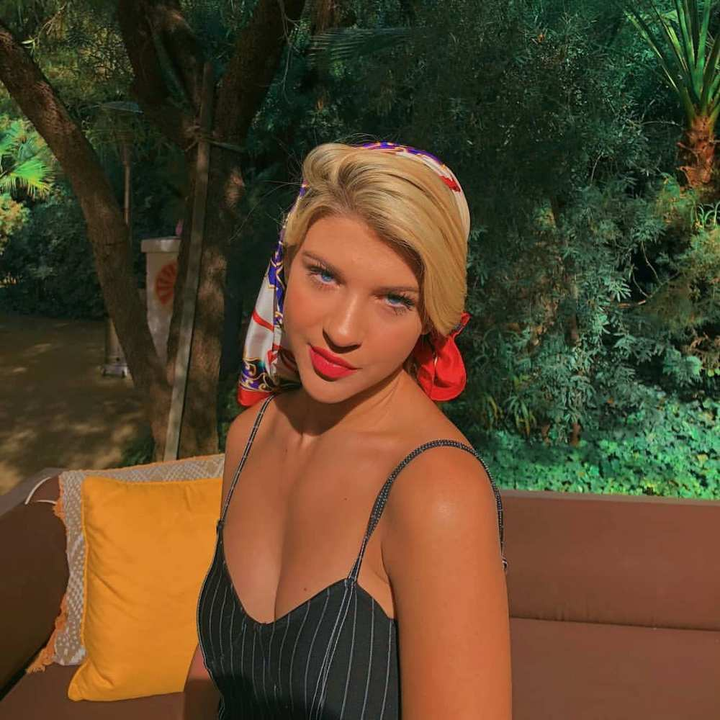 Vẻ đẹp gợi cảm của con gái út Bill Gates - 5