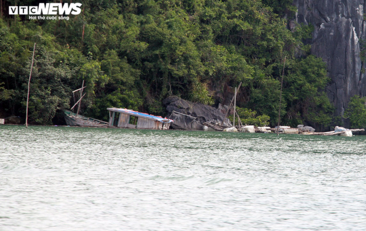Ảnh: Rác thải đại dương trôi dạt khắp nơi trên vịnh Bái Tử Long, Quảng Ninh - 12