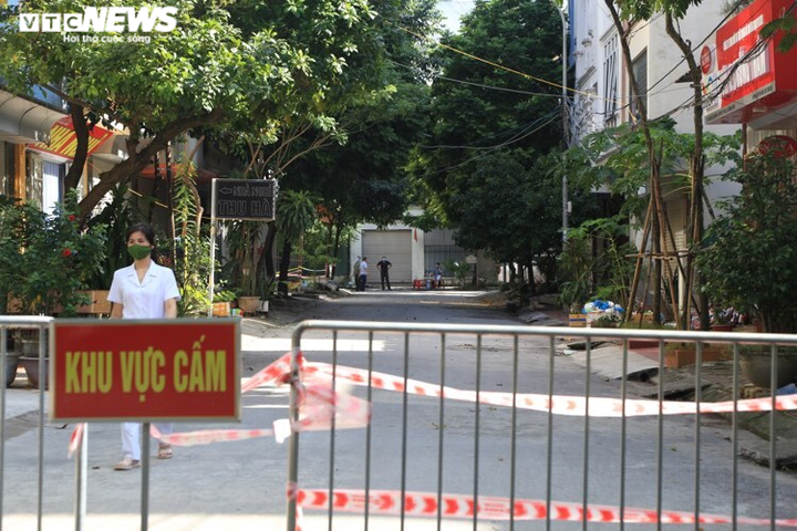 7 người quán massage nghi mắc COVID-19, Hà Nội thêm chùm ca bệnh phức tạp - 1