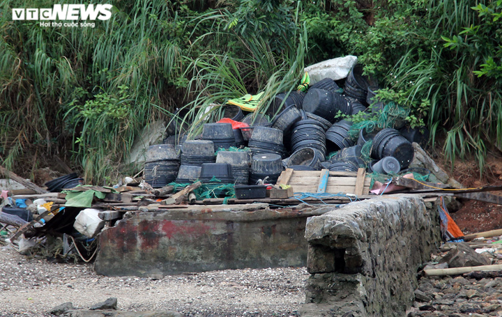 Ảnh: Rác thải đại dương trôi dạt khắp nơi trên vịnh Bái Tử Long, Quảng Ninh - 5