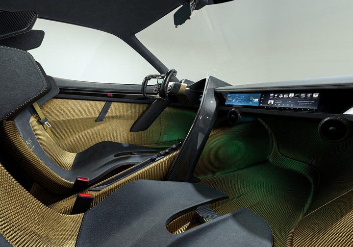 Mẫu ultracar mạnh hơn 3.100 mã lực có gì đặc biệt? - 14