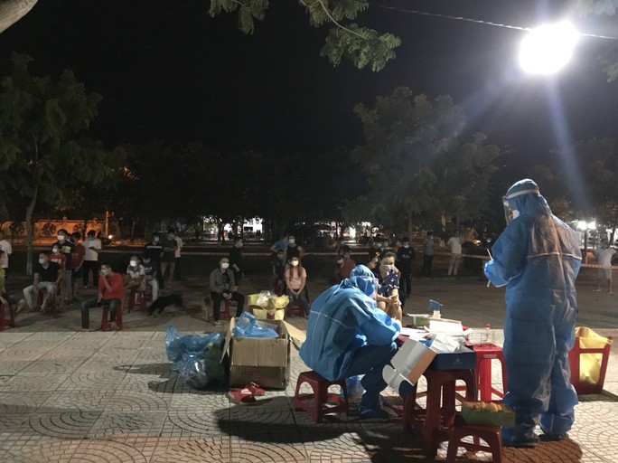 Phó phòng ở Quảng Nam là F0, chủ tịch huyện và hàng chục cán bộ phải cách ly - 1